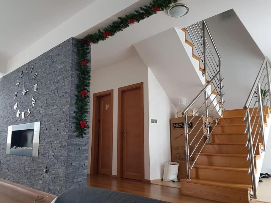 Mezonetovy Apartman V Centre Novej Dubnice Illava Kültér fotó
