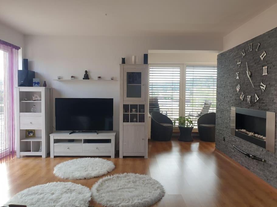 Mezonetovy Apartman V Centre Novej Dubnice Illava Kültér fotó